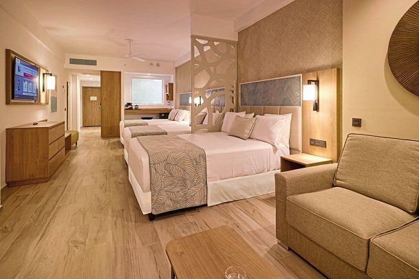 Riu Palace Bavaro - Wohnbeispiel Family Room (Zimmercodierungen FB1 & DV1)