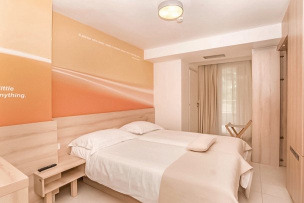 Hotel & Residence Umag Plava Laguna - Wohnbeispiel Doppelzimmer Nebengebäude (Zimmercodierungen D1V & FBV)