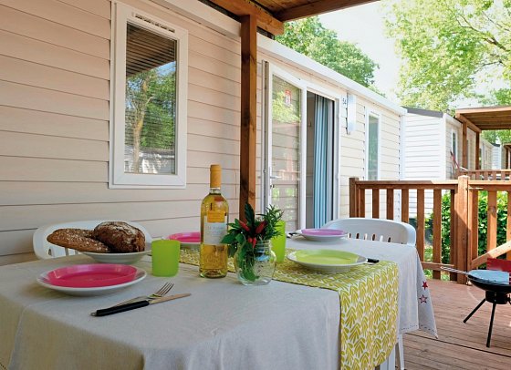 Camping Bijela Uvala (by Happy Camp) - Wohnbeispiel Mobilheim Happy Premium (Zimmercodierung CB1)