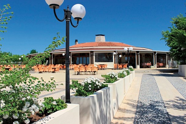 Bi Village Mobile Homes (by Happy Camp)