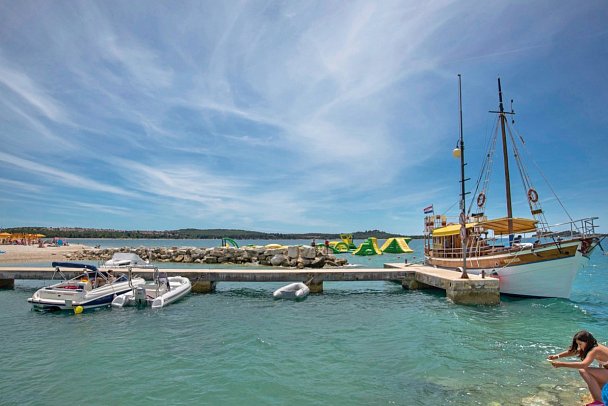 Bi Village Mobile Homes (by Happy Camp)