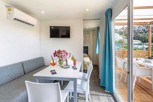 Camping Oliva - Wohnbeispiel Mobilheim Premium (Zimmercodierung CM1)