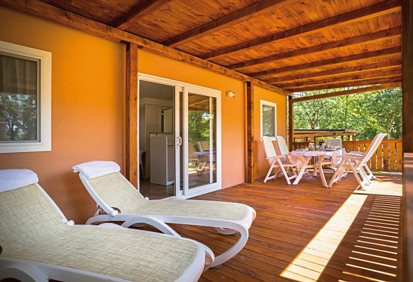 Camping Valkanela - Wohnbeispiel Mobilheim Family (Zimmercodierung CB3)