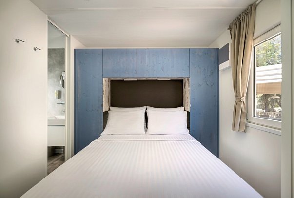 Camping Valkanela - Wohnbeispiel Mobilheim Forest Escape (Zimmercodierungen CB1 & CB2)