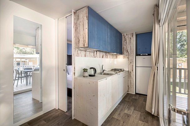 Camping Valkanela - Wohnbeispiel Mobilheim Forest Escape (Zimmercodierungen CB1 & CB2)