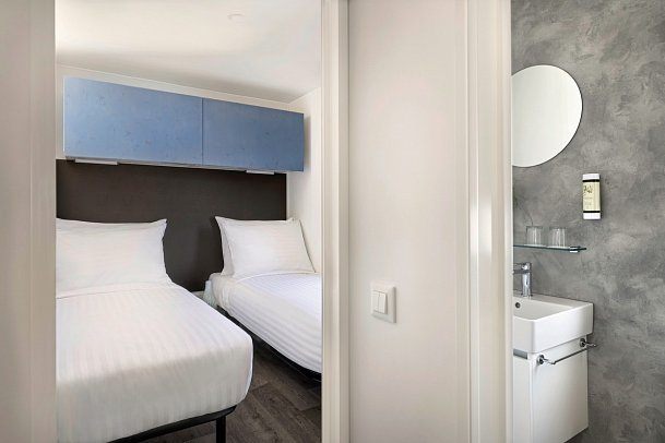 Camping Valkanela - Wohnbeispiel Mobilheim Forest Escape (Zimmercodierungen CB1 & CB2)