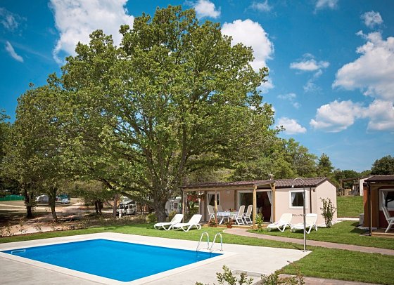 Camping Valkanela - Wohnbeispiel Mobilheim Premium (Zimmercodierung CM1)
