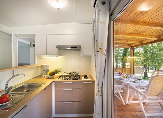 Camping Valkanela - Wohnbeispiel Mobilheim Family (Zimmercodierung CB3)
