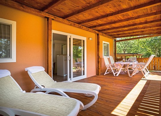 Camping Valkanela - Wohnbeispiel Mobilheim Family (Zimmercodierung CB3)