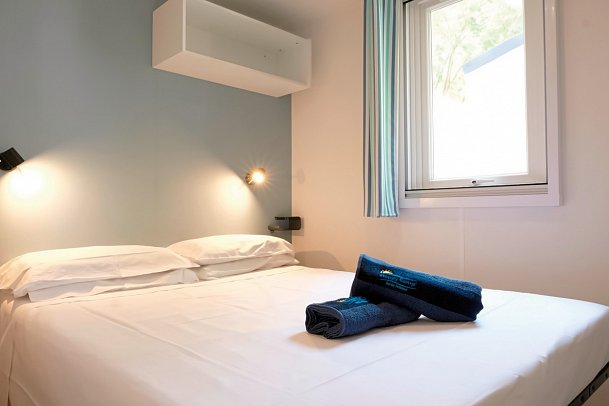 Lanterna Premium Camping Resort (by Happy Camp) - Wohnbeispiel Mobilheim Happy Premium (Zimmercodierungen CM1 & CM2)