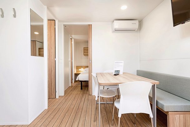 Mobile Homes Veštar - Wohnbeispiel Mobilheim Forest Escape (Zimmercodierung CB1)