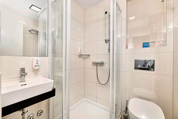 Mediteran Plava Laguna - Badbeispiel (Zimmercodierungen DB1, DB2, DE1 & EB1)