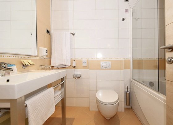 Resort Belvedere Apartments - Beispiel Bad Appartement 2 Schlafzimmer (Zimmercodierung OB1)