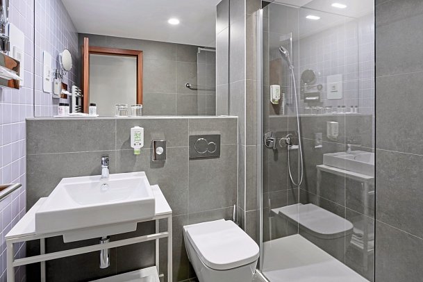 Island Hotel Istra - Beispiel Bad (Zimmercodierungen DSC, TSC & FBC)