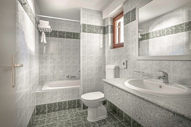 Resort Villas Rubin Apartments - Badbeispiel Appartement 1 Schlafzimmer (Zimmercodierung AB1)