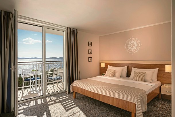 Valamar Sanfior Hotel & Casa - Wohnbeispiel Zimmer für 2 Meerseite Casa Sanfior (Zimmercodierung DSV)