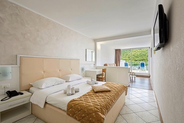 Narcis - Wohnbeispiel Doppelzimmer Meerseite 2-4 Personen (Zimmercodierungen DBC, D1C & DB2)