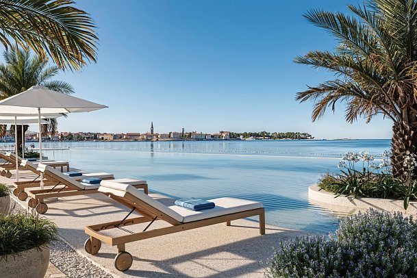 Pical Family Hotel Valamar Collection - Modellbild Infinitypool am Meer
