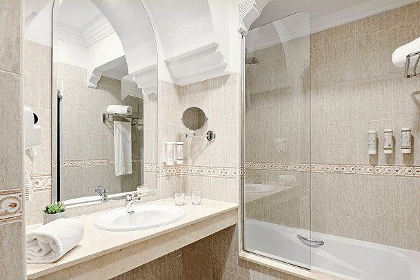 Iberostar Waves Club Palmeraie Marrakech - Wohnbeispiel Bad (Zimmercodierungen DB1, DBG, DBP, DB2, FV1, DB3, D1G, D1P.DB4, FV2, D2G, D4G, DB5, DB6, D3G & D5G)