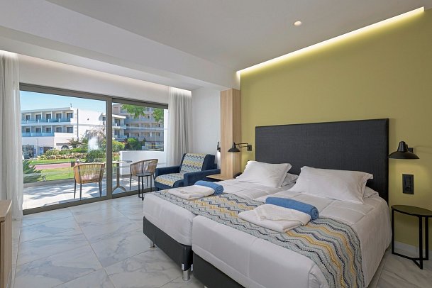 Avra Beach Resort - Wohnbeispiel Familienzimmer Superior Gartenblick (Zimmercodierung FSG)