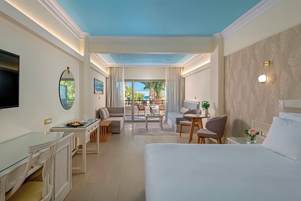 Atrium Palace Thalasso Spa Resort & Villas - Wohnbeispiel Juniorsuite Meerblick (Zimmercodierung JBM)