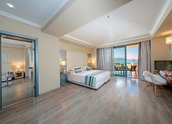 Atrium Platinum - Wohnbeispiel Suite Superior seitl. Meerblick (Zimmercodierung WSN)