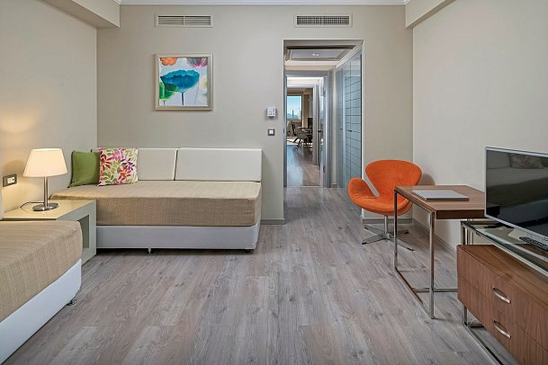 Atrium Platinum - Wohnbeispiel Familien Executive Suite mit Meerblick und Privatpool (Zimmercodierung WTM)