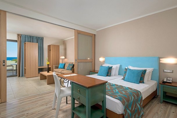 Olympic Palace - Wohnbeispiel Familienzimmer Meerblick (Zimmercodierung F1M)