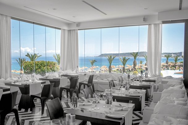 The Ixian Grand & All Suites