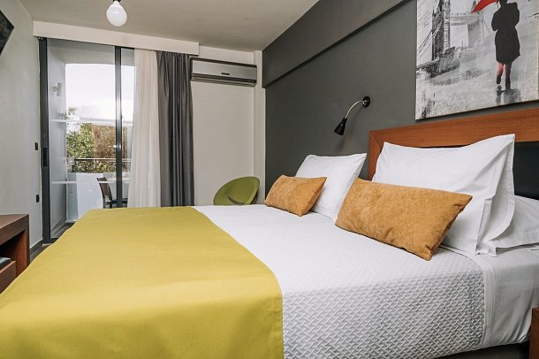 Amphitryon City Hotel - Wohnbeispiel Doppelzimmer Landblick (Zimmercodierung DBL)