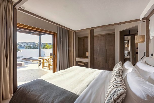 Aulus Lindos Rhodes, Curio Collection by Hilton - Wohnbeispiel Tropical Bungalow Open Plan Suite mit Whirlpool (Zimmercodierung B2G)