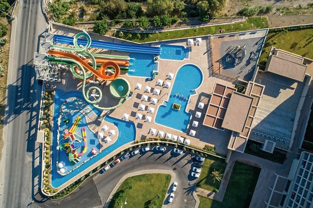 Amada Colossos Resort