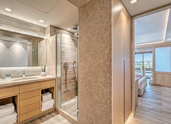 Amada Colossos Resort - Wohnbeispiel Familienzimmer (Zimmercodierung FB1)