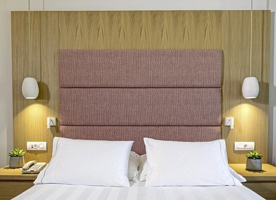 Amada Colossos Resort - Wohnbeispiel Doppelzimmer Courtyard (Zimmercodierung D2L)