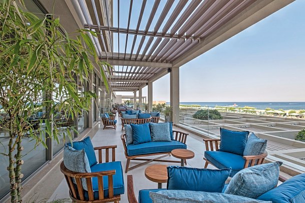 Amada Colossos Resort