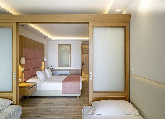 Amada Colossos Resort - Wohnbeispiel Familienzimmer Meerblick (Zimmercodierung F1M)