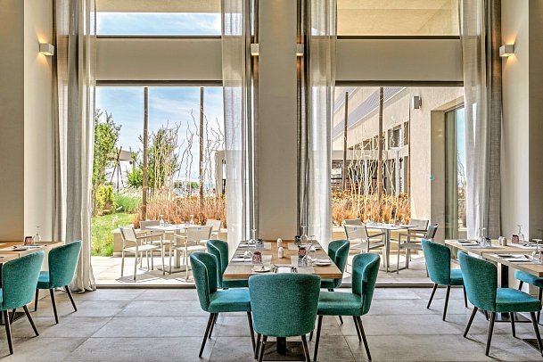 Amada Colossos Resort