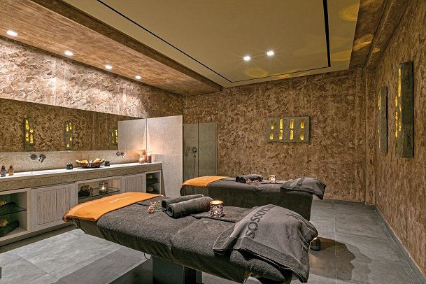 Amada Colossos Resort