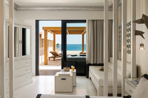 Mitsis Selection Alila - Wohnbeispiel Junior-Suite Outdorr Jacuzzi