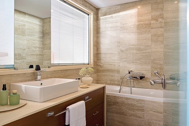 Boutique 5 Hotel & Spa - Badbeispiel (Zimmercodierungen JS1, JSN, JBN & DDM)