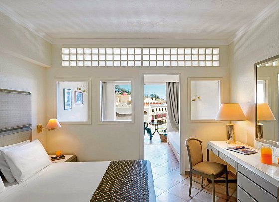 Lindos Royal Resort - Wohnbeispiel Familienzimmer Gartenblick (Zimmercodierung FBG)