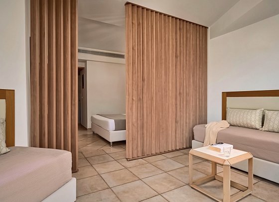 Lindos Royal Resort - Wohnbeispiel Familienzimmer Superior seitlicher Meerblick (Zimmercodierung FSN)