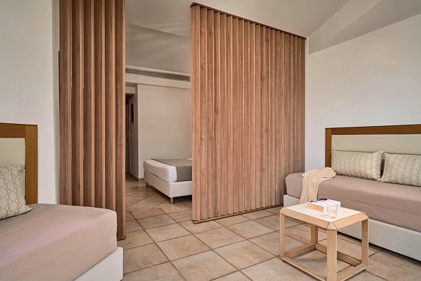 Lindos Royal Resort - Wohnbeispiel Familienzimmer Superior seitlicher Meerblick (Zimmercodierung FSN)