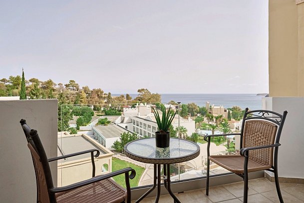 Lindos Royal Resort - Wohnbeispiel Familienzimmer Superior seitlicher Meerblick (Zimmercodierung FSN)