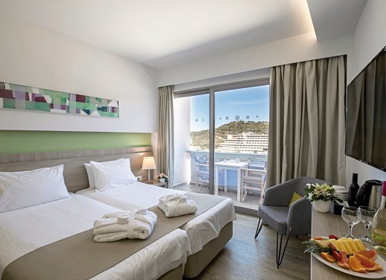 Akti Imperial Deluxe Resort & Spa Dolce by Wyndham - Wohnbeispiel Doppelzimmer Bergblick (Zimmercodierung DBB)