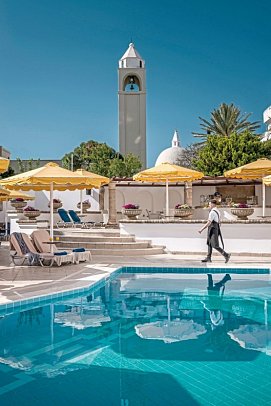 Canvas by Mitsis Petit Palais