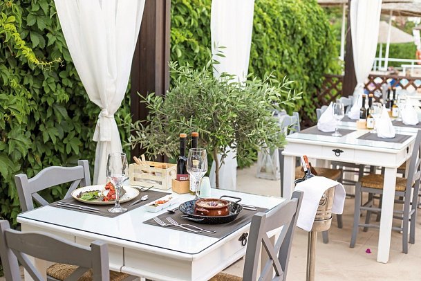 Pegasos Deluxe Beach Hotel