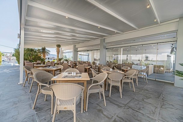 Pefkos Breeze Family Resort & Spa