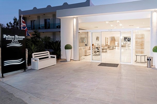 Pefkos Breeze Family Resort & Spa