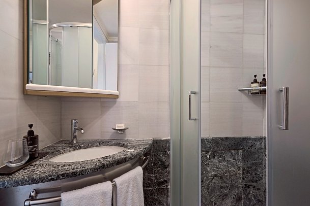 Lindian Dream SeaSide Resort - Wohnbeispiel Doppelzimmer seitlicher Meerblick (Zimmercodierung DBN)